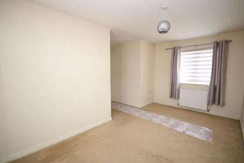 Master Bedroom (Dual Aspect)