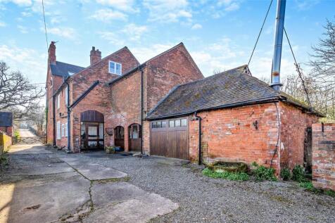 Driveway/Courtyard