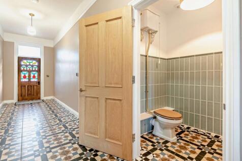 Entrance Hall &amp; Cloa