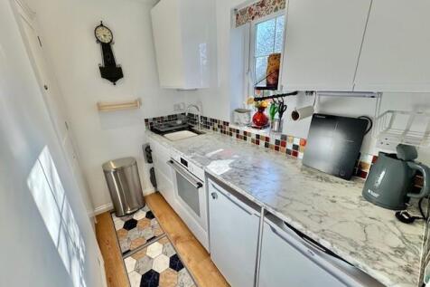 Modern Fitted Kitchen