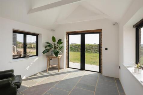 Frognal Farm Barns, Teynham