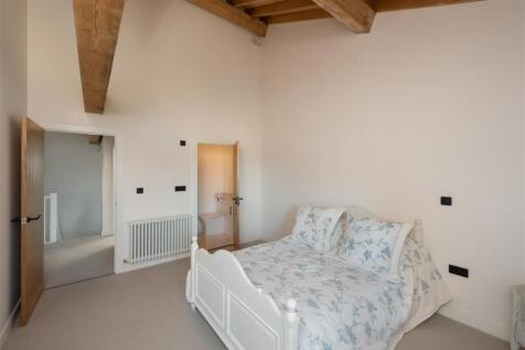 Frognal Farm Barns, Teynham