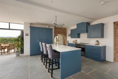 Frognal Farm Barns, Teynham