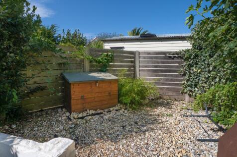 Island Wall, Whitstable