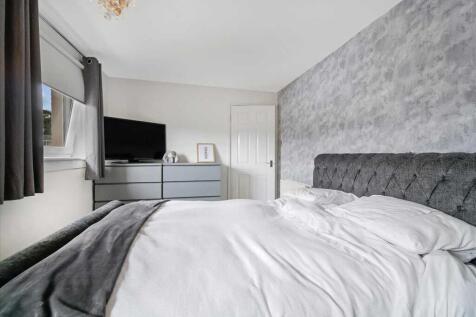 Bedroom One (2)