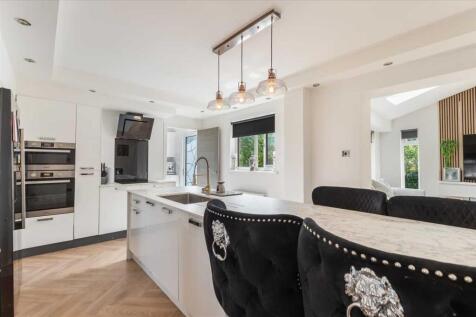 Breakfasting Kitchen