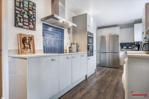 Breakfasting Kitchen