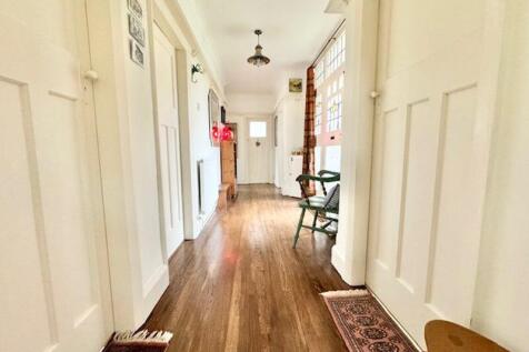 Entrance hall view 2