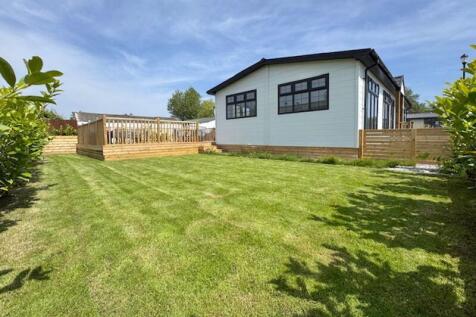 Side lawn garden view 3