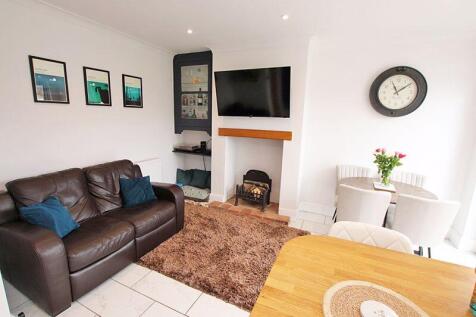 Dining sitting photo 3