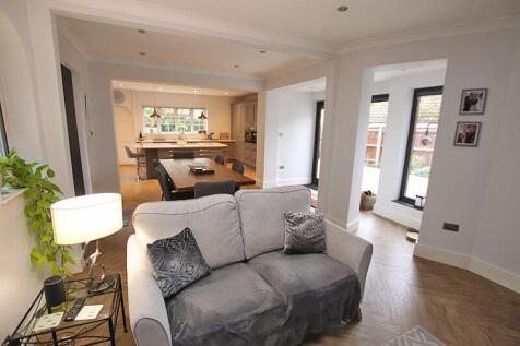 Living dining kitchen