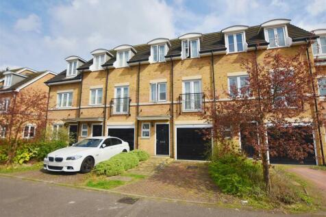 4 Bedroom Houses To Rent in Uxbridge, Greater London ...