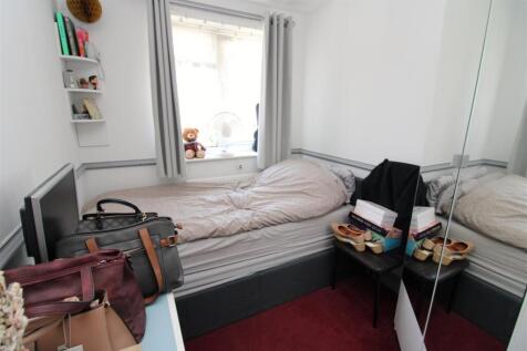 bedroom 3 zoomed.JPG