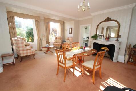 communal lounge2.JPG