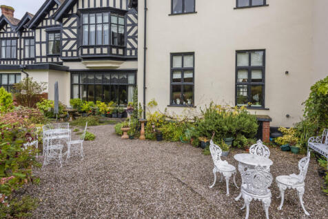 Courtyard Garden