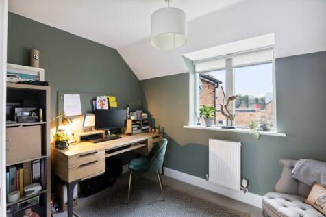 Bedroom 5/Office