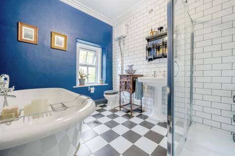 FOUR PIECE BATHROOM