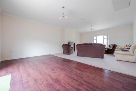 EXTENSION LOUNGE/DINER