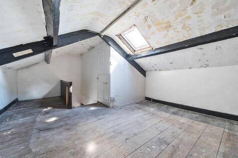 BEDROOM FIVE / ATTIC ROOM