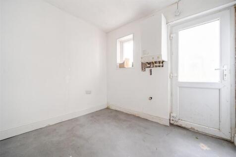 DINING ROOM/ UTILITY SPACE