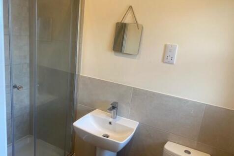 EN SUITE SHOWER ROOM