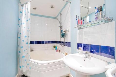 111B Wood Lane Isleworth, TW7-LOW RES-13.jpg