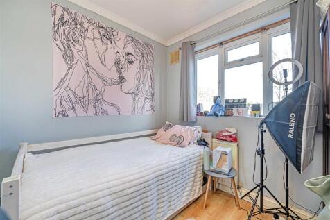 111B Wood Lane Isleworth, TW7-LOW RES-14.jpg