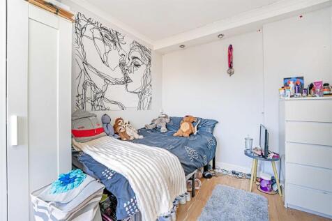 111B Wood Lane Isleworth, TW7-LOW RES-16.jpg