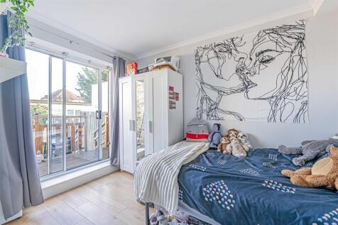 111B Wood Lane Isleworth, TW7-LOW RES-18.jpg