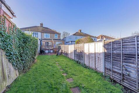 111B Wood Lane Isleworth, TW7-LOW RES-25.jpg