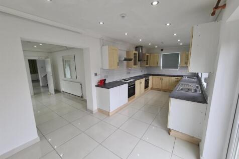 dezrez-cache 106 wellington road kitchen.jpg