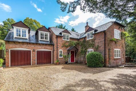 garages in hook hampshire