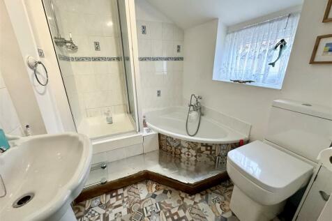 bathroom.JPEG