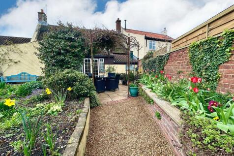 garden pathway.jpg