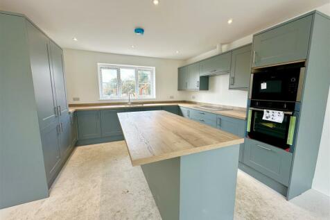 kitchen area.JPEG