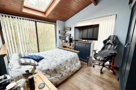 sitting room / ground floor bedroom