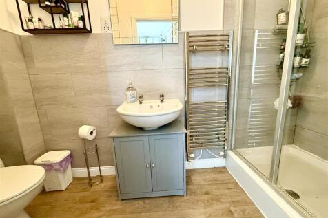 en suite shower room
