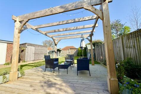 garden deck and pergola by Dunster House