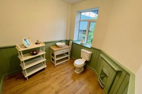 cloakroom..jpg
