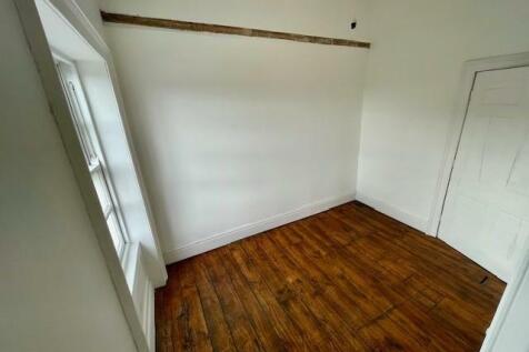 Bedroom..jpg
