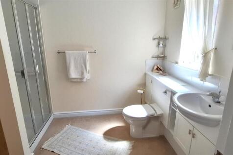 EN SUITE SHOWER ROOM