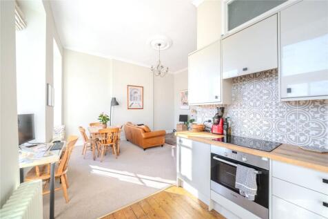 Kitchen/Dining Area