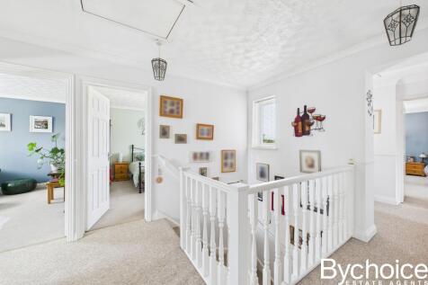 CAM05454G0-PR0018-STILL023