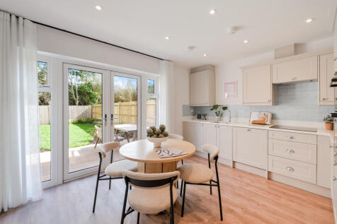 Show home kitchen/ dining