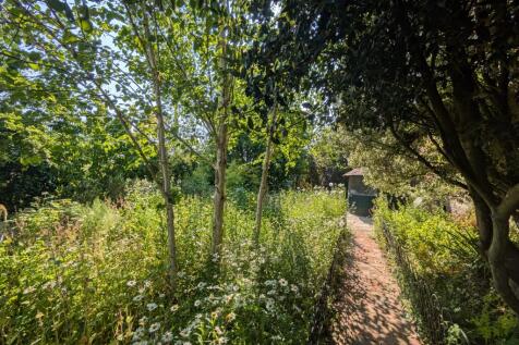 pathway to breeze house