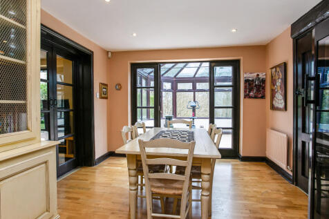 Breakfast Room