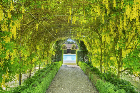 Garden walkway