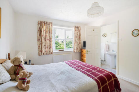 Principal Bedroom with ensuite shower