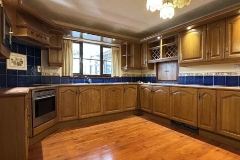 Kitchen.JPG