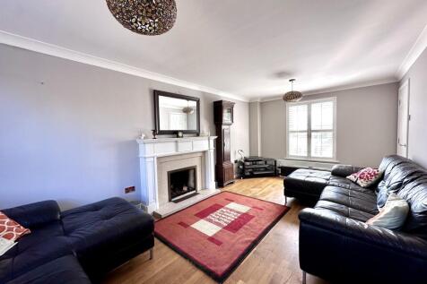 Sitting room 2.JPG